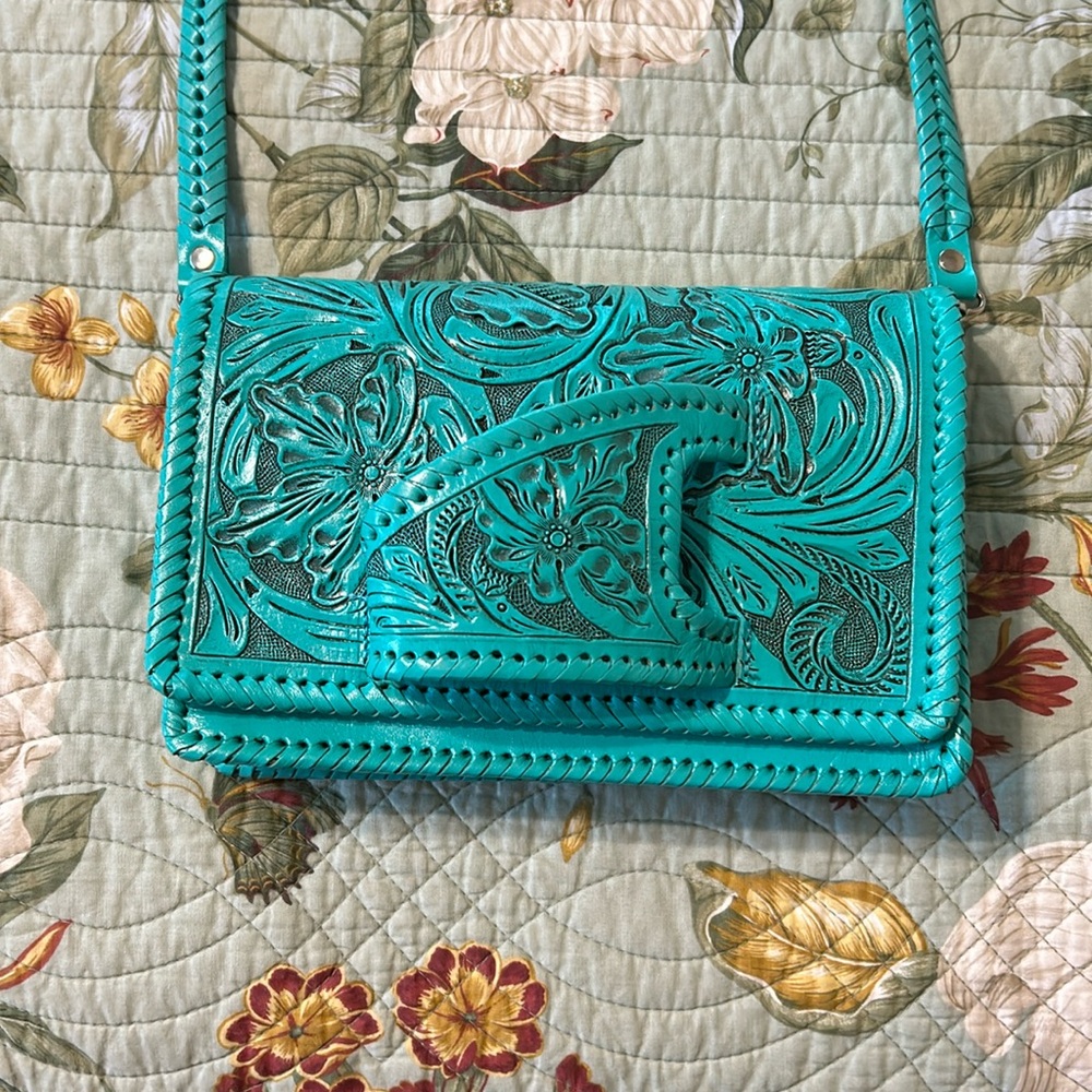Brand New El Guante Clutch/Crossbody